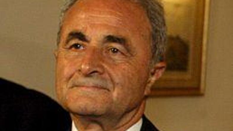 Podatke o obolelih vojakih je razkril italijanski obrambni minister Arturo Paris