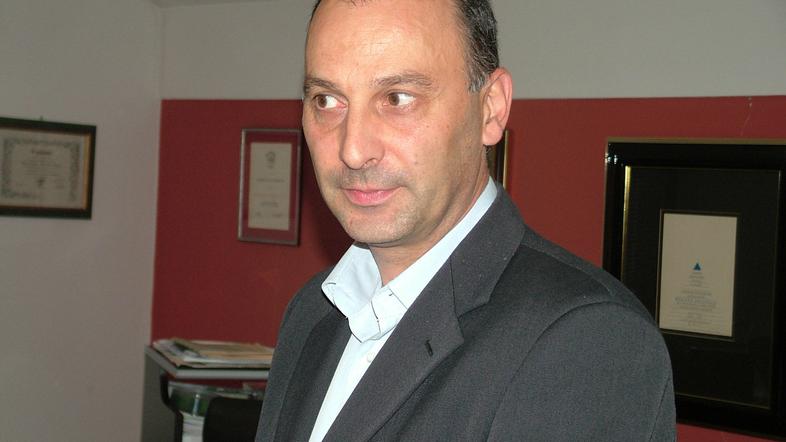 Po vseh zapletih okrog Postojnske jame je dogovorjeno, da bo še 18 let v upravlj