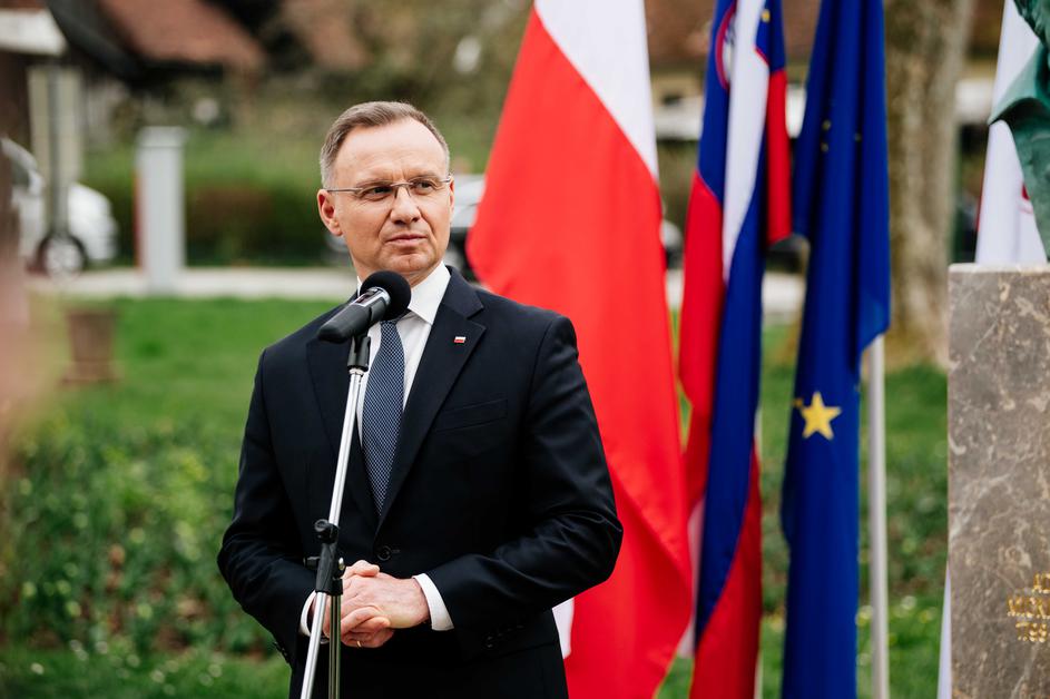 Razkritje kipa v Kranju