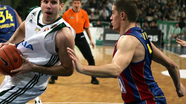 Jaka Lakovič tokrat 16 točk za novo zmago Barcelone.