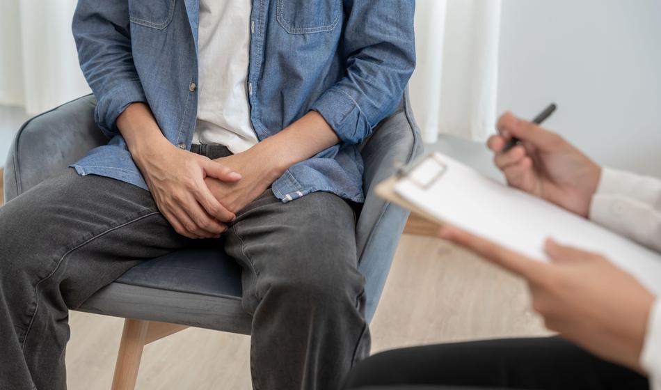 Pozor, ZZZS uvaja strožja pravila za bolniške odsotnosti