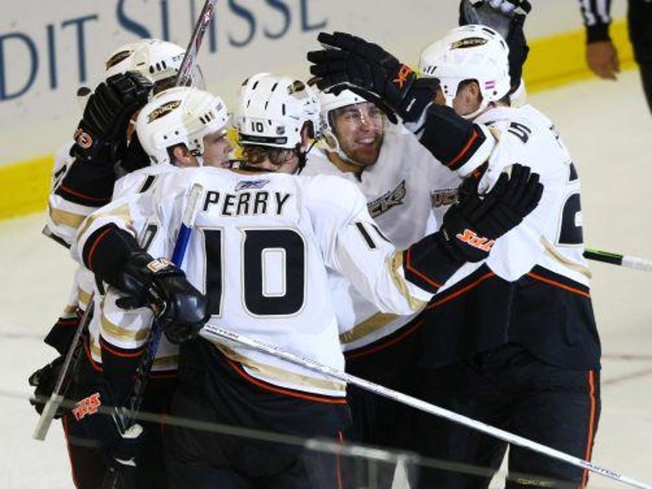 Aktualni prvak lige NHL Anaheim se je tokrat maščeval za poraz na prvi tekmi.