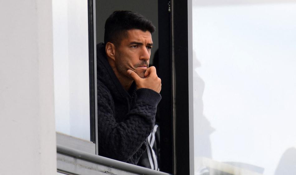 Opravičilo ni zaleglo: Suarezu še več tekem prepovedi