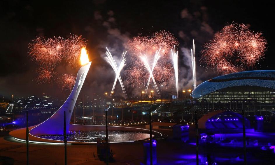 olimpijski ogenj ognjemet otvoritvena slovesnost Soči 2014 Fišt
