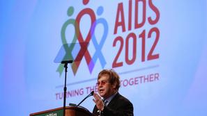 Elton John na konferenci o aidsu v Washingtonu