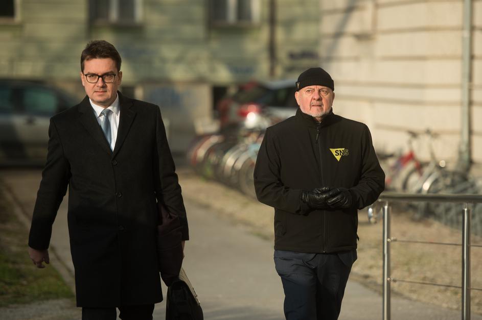 zakonca Jelinčič na sodišču