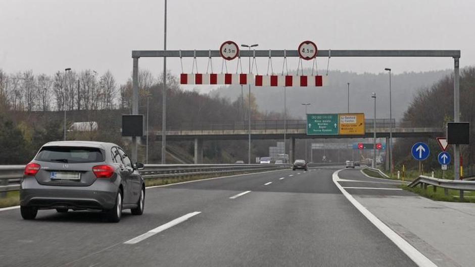 Avtocesta levi pas prehitevanje vožnja | Avtor: Saša Despot