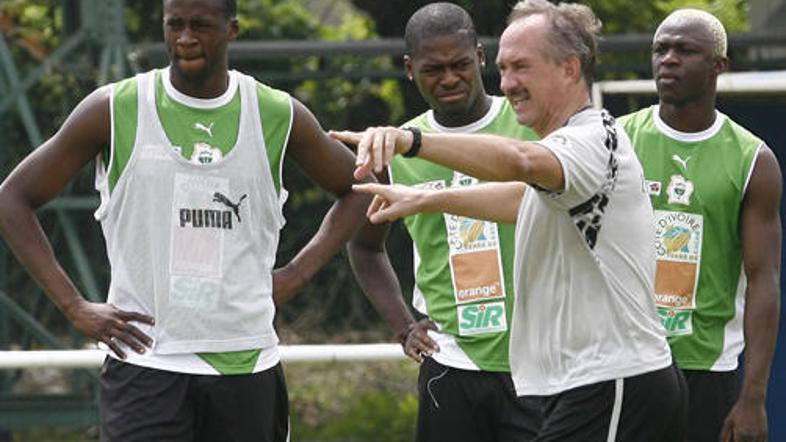 Uli Stielike ni več selektor Yaye Toureja in ostalih nogometašev SLonokoščene ob