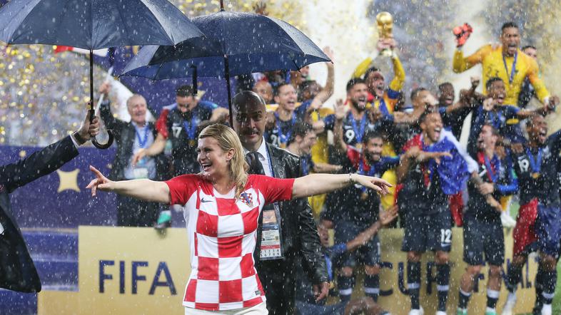 Kolinda Grabar-Kitarović na podelitvi pokala, svetovno prvenstvo v nogometu Rusija 2018