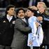 Lionel Messi poraz zalost razocaranje Diego Armando Maradona objem selektor