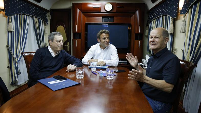 Emmanuel Macron Olaf Scholz Mario Draghi obisk Ukrajine