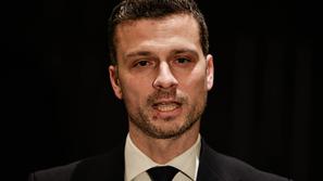 interpelacija Boštjan Poklukar, Jani Prednik