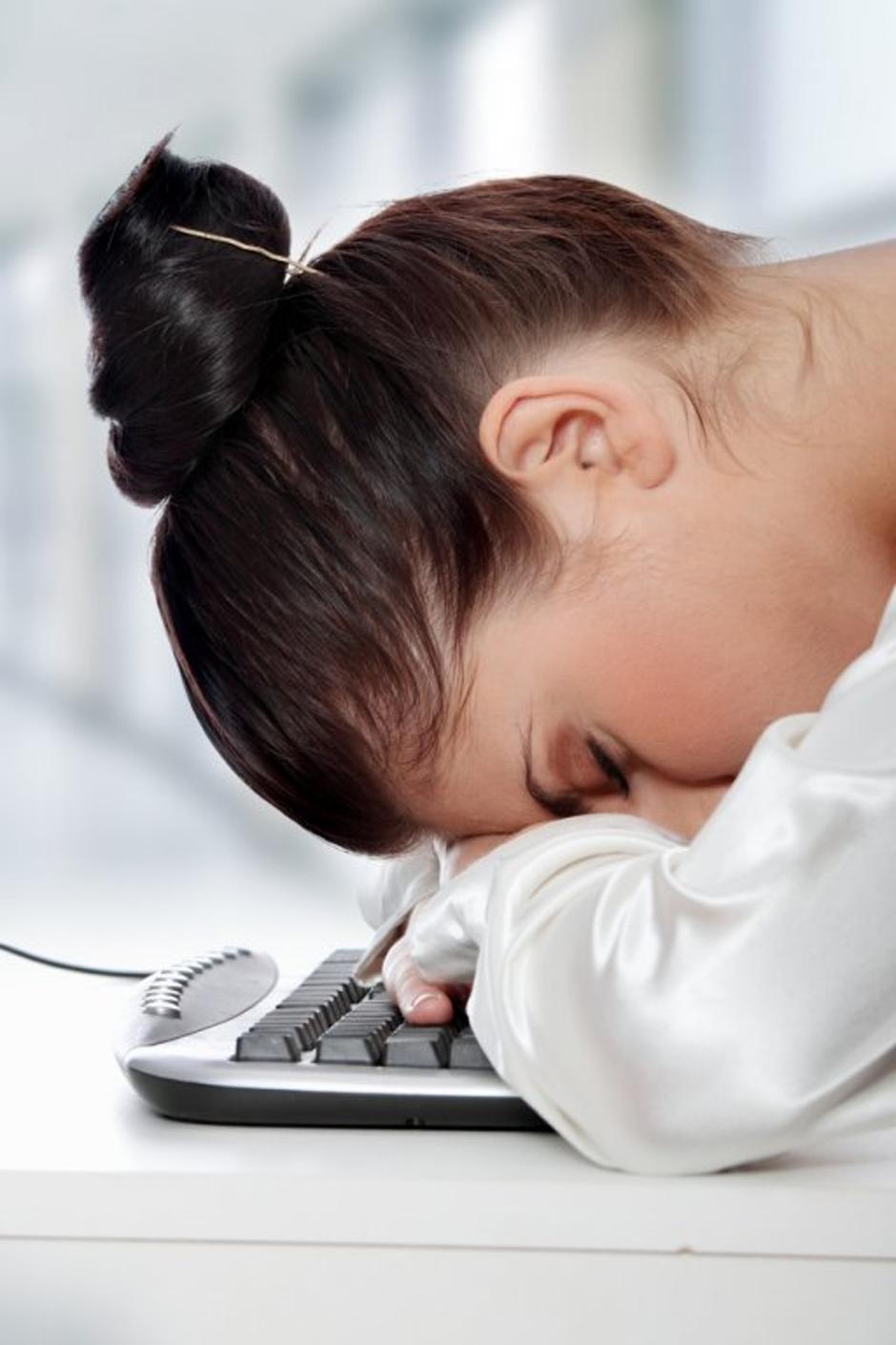 utrujenost, ženska, služba | Avtor: Shutterstock