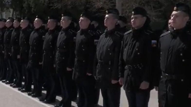 Rusija je objavila video preživelih mornarjev s potopljene vojne ladje Moskva.