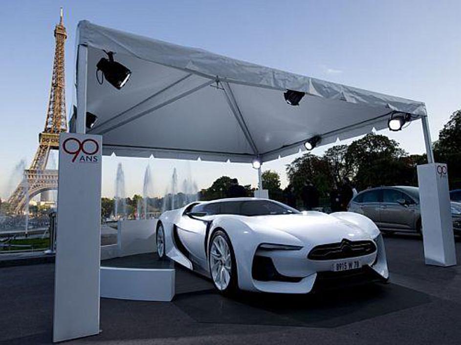 Citroën je svojo bogato zgodovino razstavil v središču Pariza.