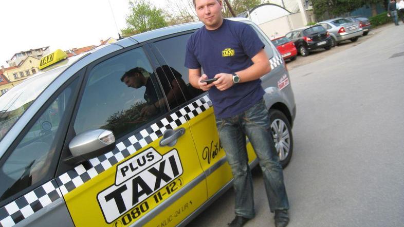 Miha Robnik je s taksijem peljal potnike mariborskega letališča do Bruslja. Za t