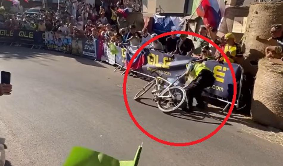 Evenepoelu pomagala policistka, ki ni vedela, s kom ima opravka
