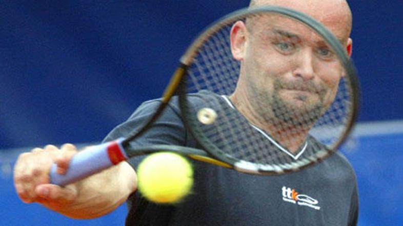 Marko Tkalec je s soigralci ostal v drugi evroafriški skupini Davisovega pokala