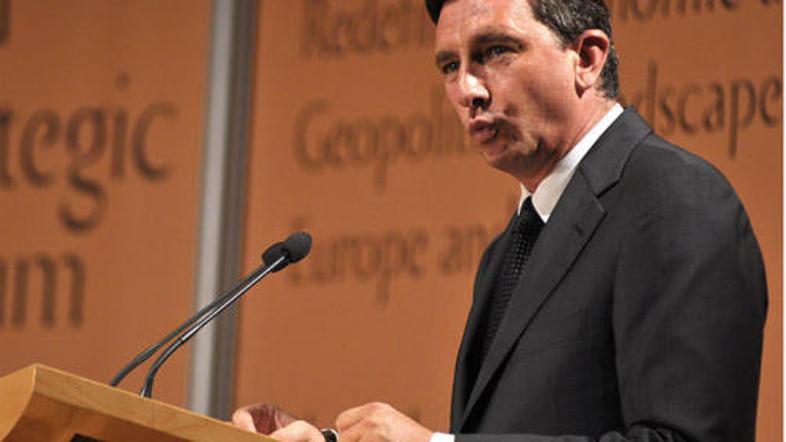 Pahor in Berlusconi bosta govorila tudi o gospodarski krizi.