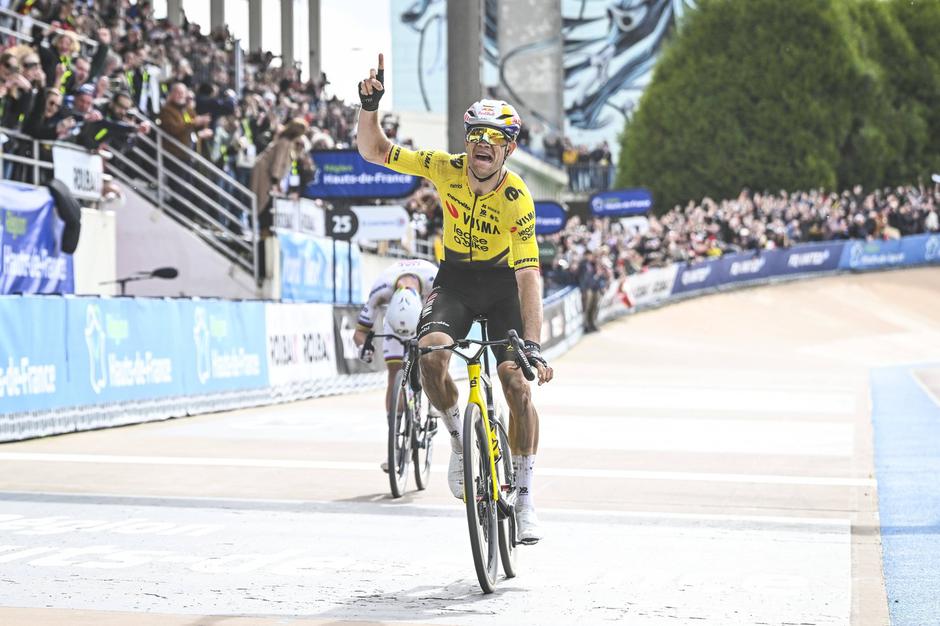 Tadej Pogačar in Wout van Aert | Avtor: Profimedia