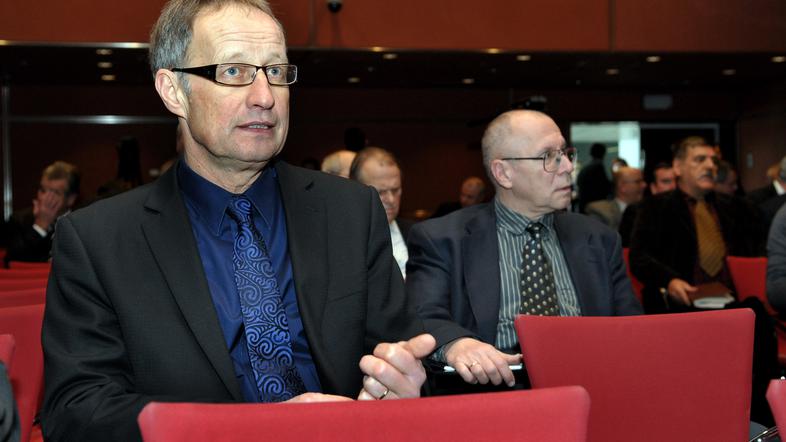 Kordež še tri mesece ne bo mogel razpolagati s premoženjem. (Foto: Anže Petkovše