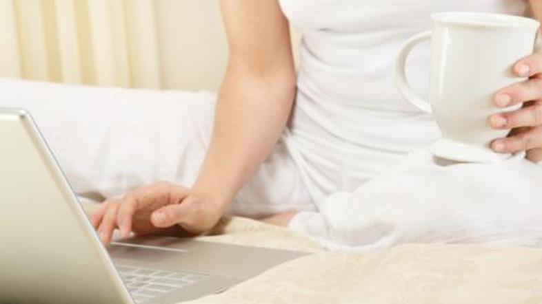 Računalnik v posteljo vzemite le v najbolj nujnih primerih, sicer pa v spalnici 