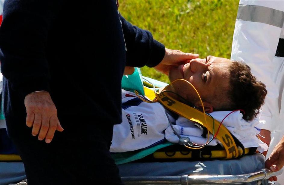Rossi bo ostal v bolnišnici še vsaj en teden. (Foto: Reuters)