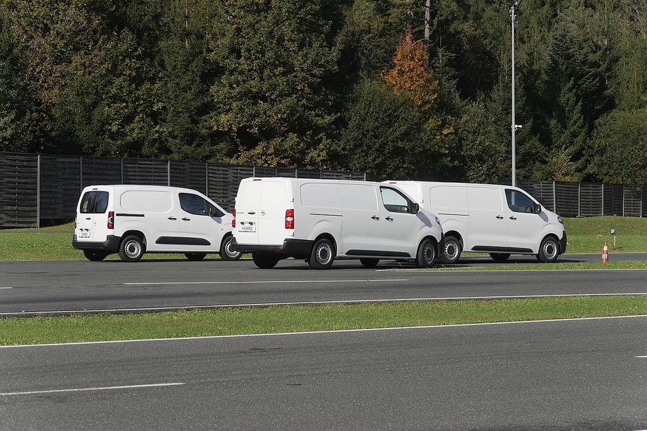 opel, lahka gospodarska vozila, lgv, vivaro, movano, combo, zafira life, zafira | Avtor: Matija_Janežič