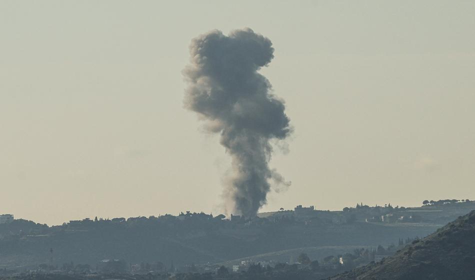 Trump znova obrnil ploščo, nad Iran poslal rakete