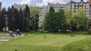 park bratovševa košnja otroci nogomet
