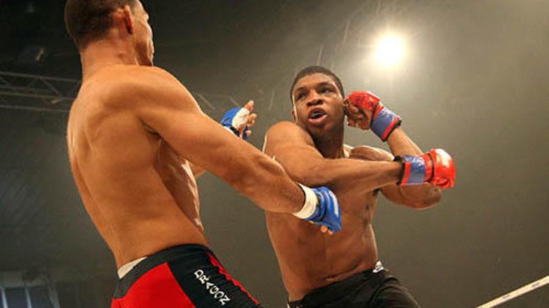 Paul Daley (desno) je tokrat naletel na premočnega nasprotnika. (Foto: Boštjan T