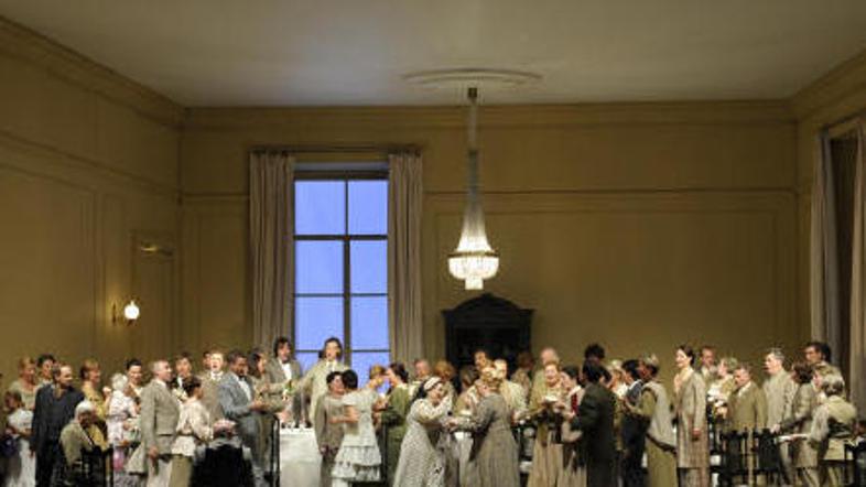 Veliko svetovno turnejo z Jevgenijem Onjeginom v letu 2009 bo Bolšoj sklenil pra