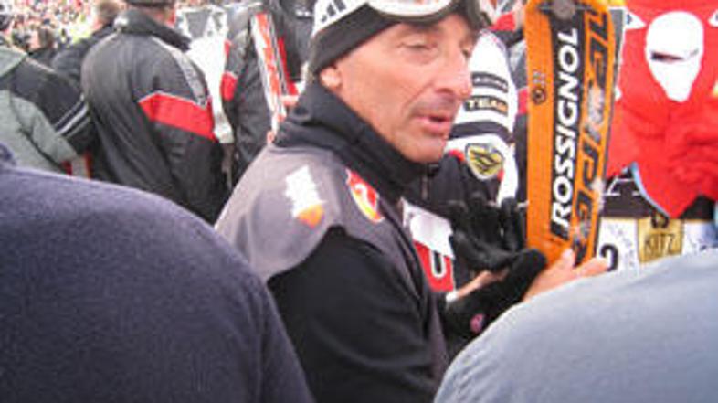 Ricardo Patrese pri 53 letih uživa v smučanju.