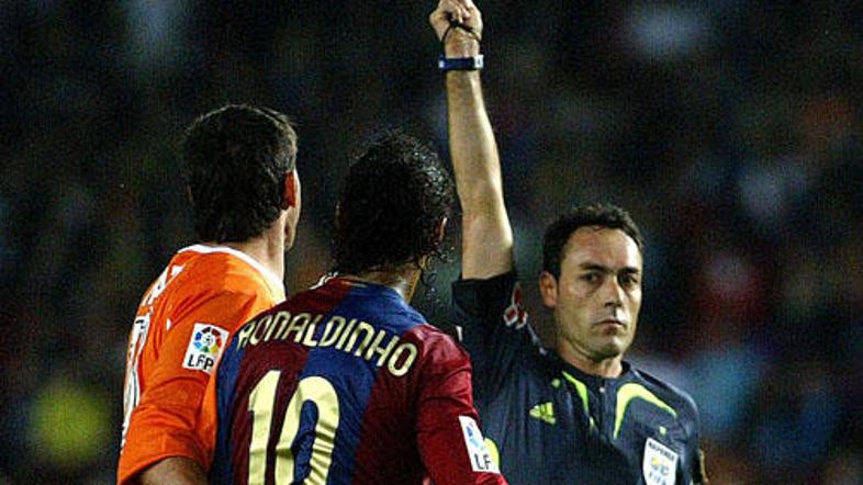 Tudi veliki Ronaldinho mora kdaj prezgodaj pod prho.