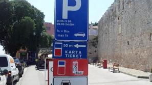 Parkiranje v Novigradu