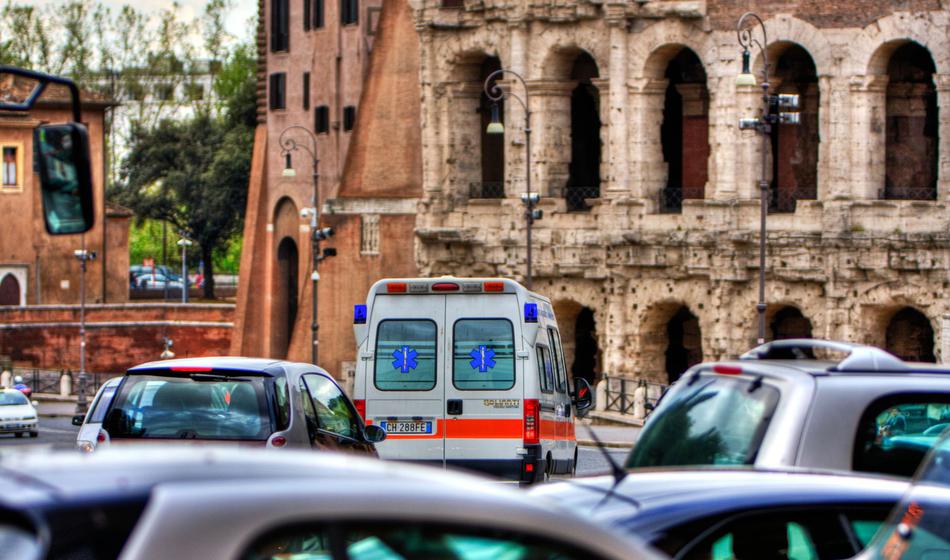 Voznik reševalnega vozila osumljen umora petih pacientov