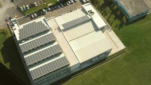 “Zemljišče stoji neposredno ob naši obstoječi stavbi, zato upam, da bomo na draž