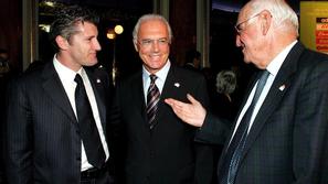 Šuker se je pred leti takole pogovarjal s Franzem Beckenbauerjem (v sredini). Pr
