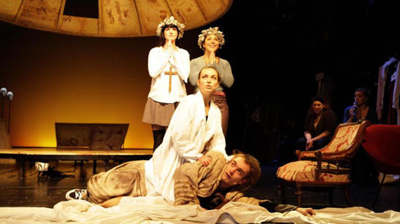 Predstava traja 1 uro in 50 minut in nima odmora. (Foto: Barbara Čeferin, MGL Lj