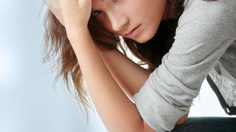 Zaradi prenizkega krvnega pritiska se vam lahko pri vstajanju hitro stemni pred 