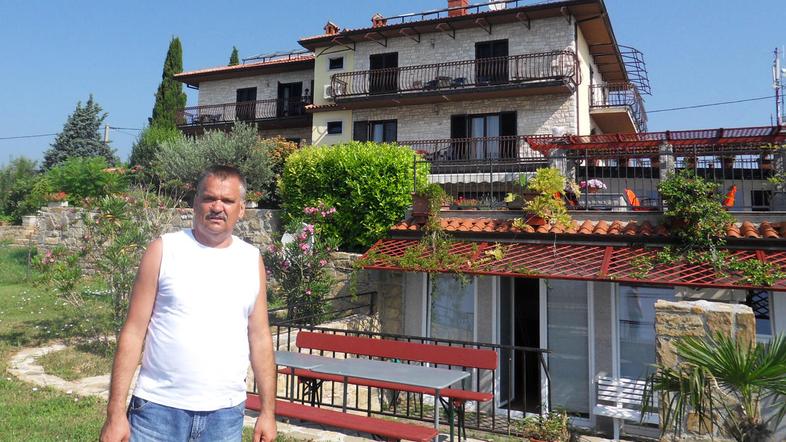 Poleg zavidljive lokacije ima Hostel Panorama na Šentjanah veliko prostora za pr