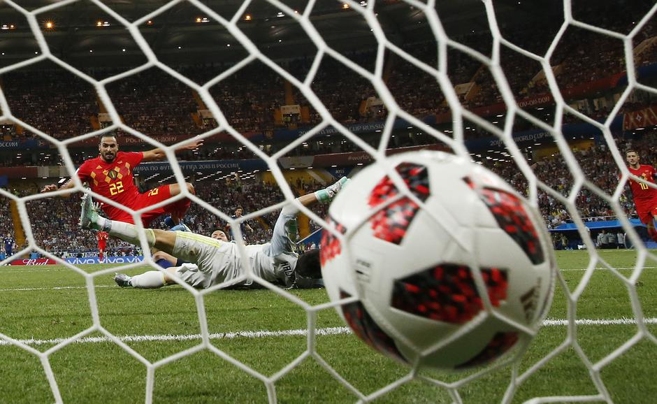 mreža žoga nogomet igrišče gol | Avtor: Epa