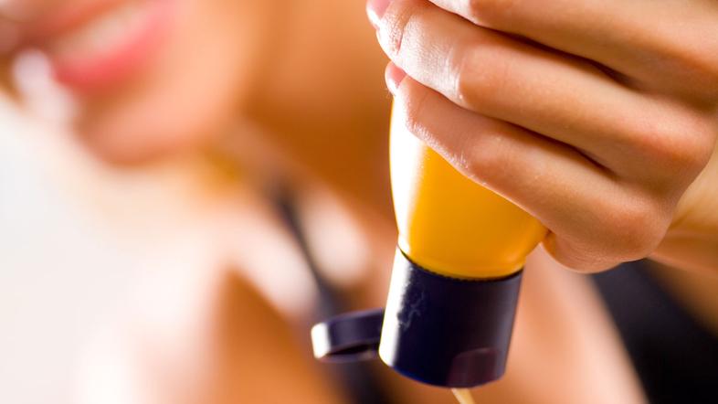 Brezskrbno uživanje na soncu si lahko privoščite le primerno zaščiteni. (Foto: S