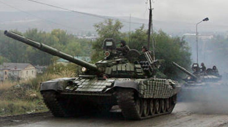 Ruski tanki so po napadu Gruzijskih sil na Južno Osetijo prodrli globoko v Gruzi