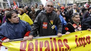 Po podatkih sinidkatov se je včeraj demonstracij udeležilo okoli tri milijona lj