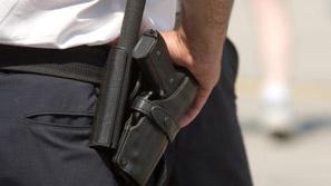 Policisti naj bi ravnali v skladu s svojimi pooblastili in zakonskimi predpisi.