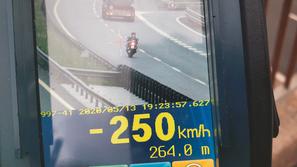 Dirkanje po avtocesti