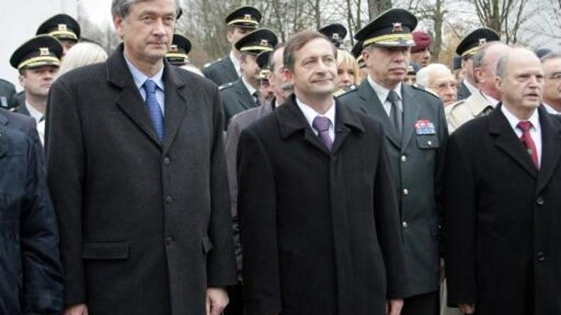 Danila Türka je na Vrhniki med drugim sprejel tudi minister za obrambo Karl Erja