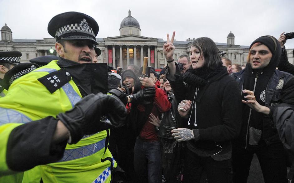 praznovanje ob smrti margaret thatcher london national gallery