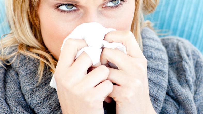 V Sloveniji trenutno prevladuje prehlad. (Foto: Shutterstock)